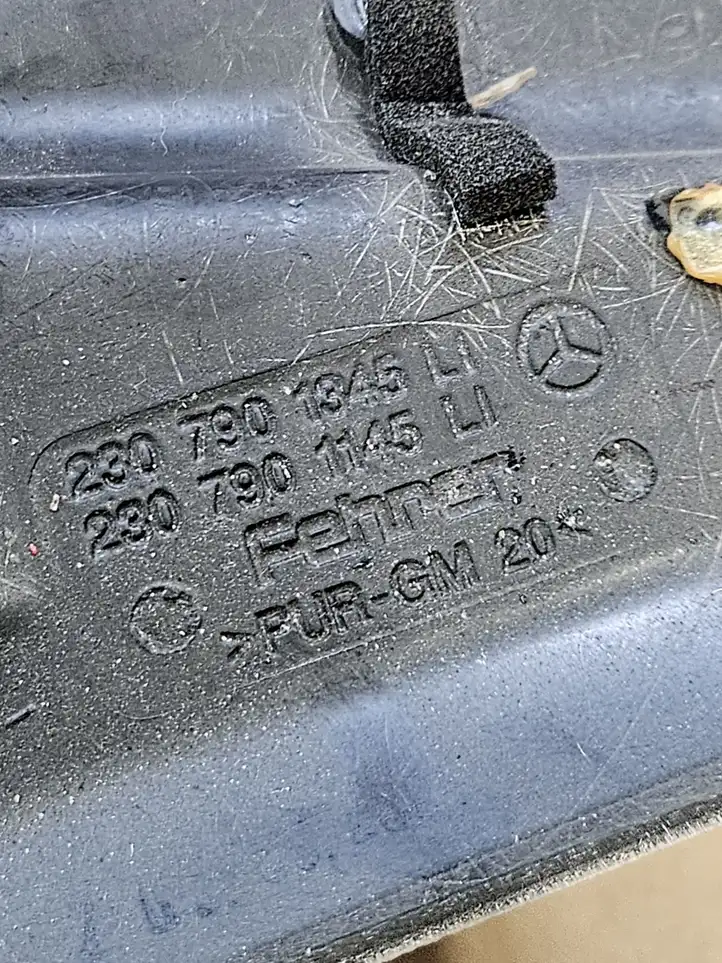 Mercedes-Benz SL R230 (2001 - 2012) A2307901445 Прочие детали салона — фото 8