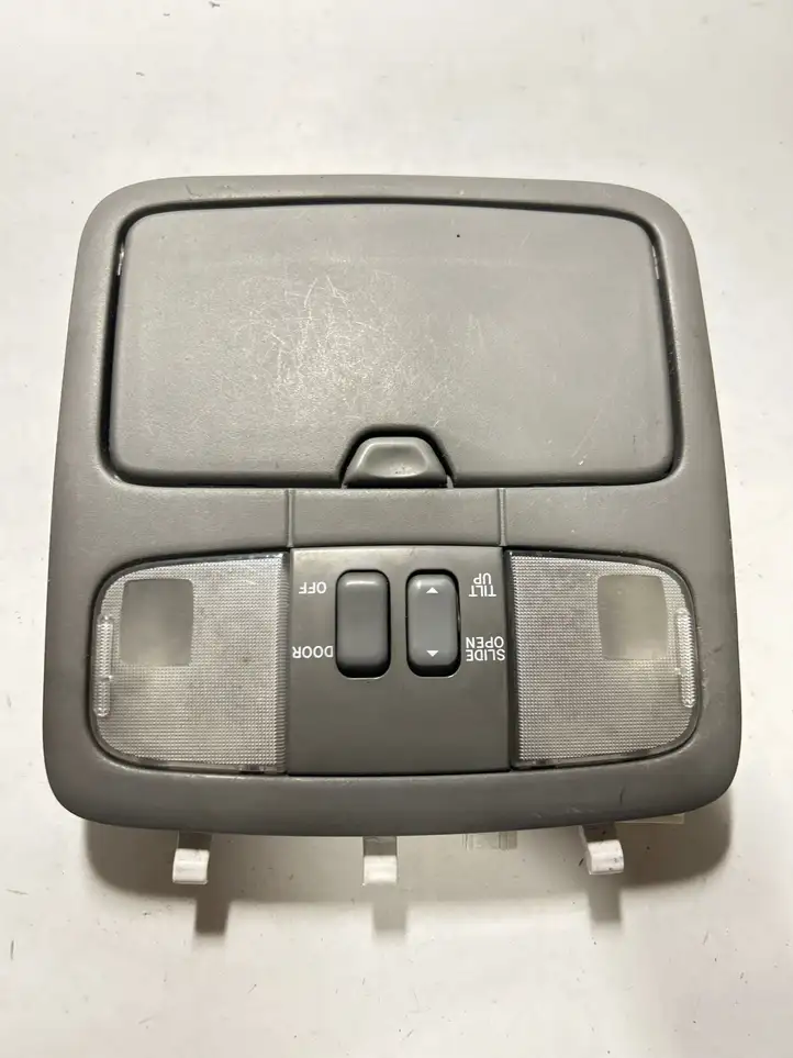 Toyota Land Cruiser (J120) (2002 - 2009) 8126060140B0 Передняя подсветка — фото 1