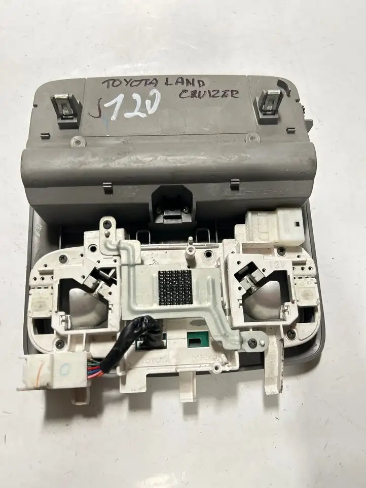 Toyota Land Cruiser (J120) (2002 - 2009) 8126060140B0 Передняя подсветка — фото 2