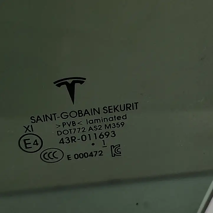 Tesla Model Y (2019 - 2024) 163430600A Стекло передней двери — фото 5