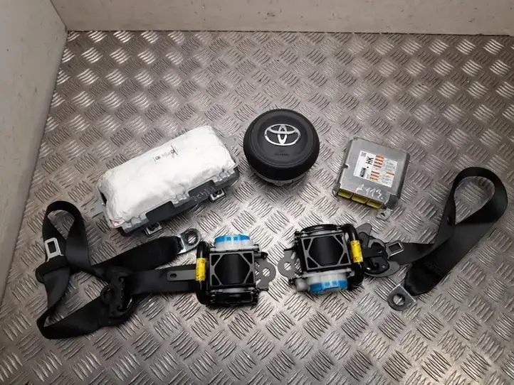 Toyota Yaris Cross (2020 - ) 73220K0011 Подушка безопасности руля — фото 1