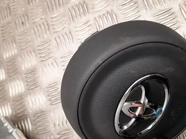 Toyota Yaris Cross (2020 - ) 73220K0011 Подушка безопасности руля — фото 3