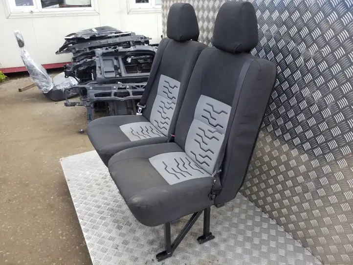 Ford Transit Custom (2014 - ) Второй ряд сидений — фото 3