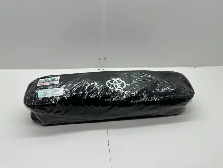 Toyota Corolla E210 E21 (2018 - ) PW02200060 Автомобильная аптечка — фото 1