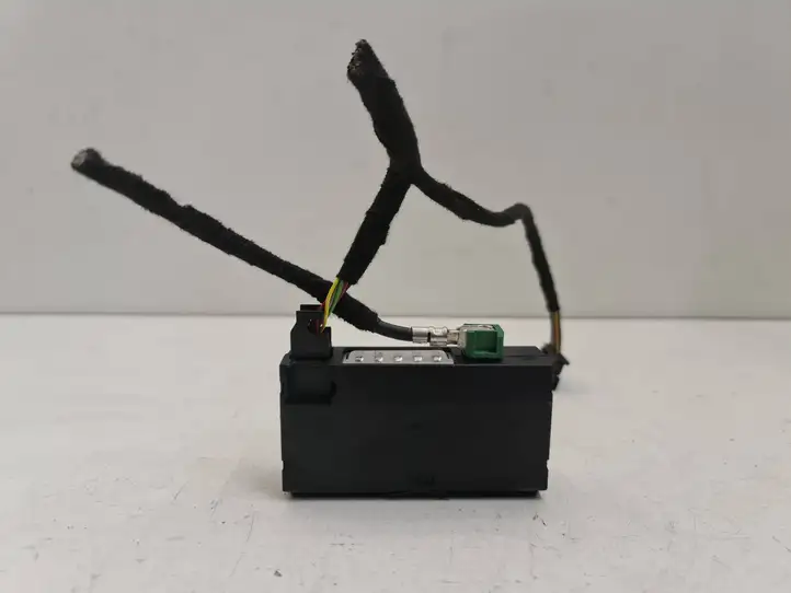 Audi Q7 4M (2015 - ) 4M0035736A USB разъем — фото 5