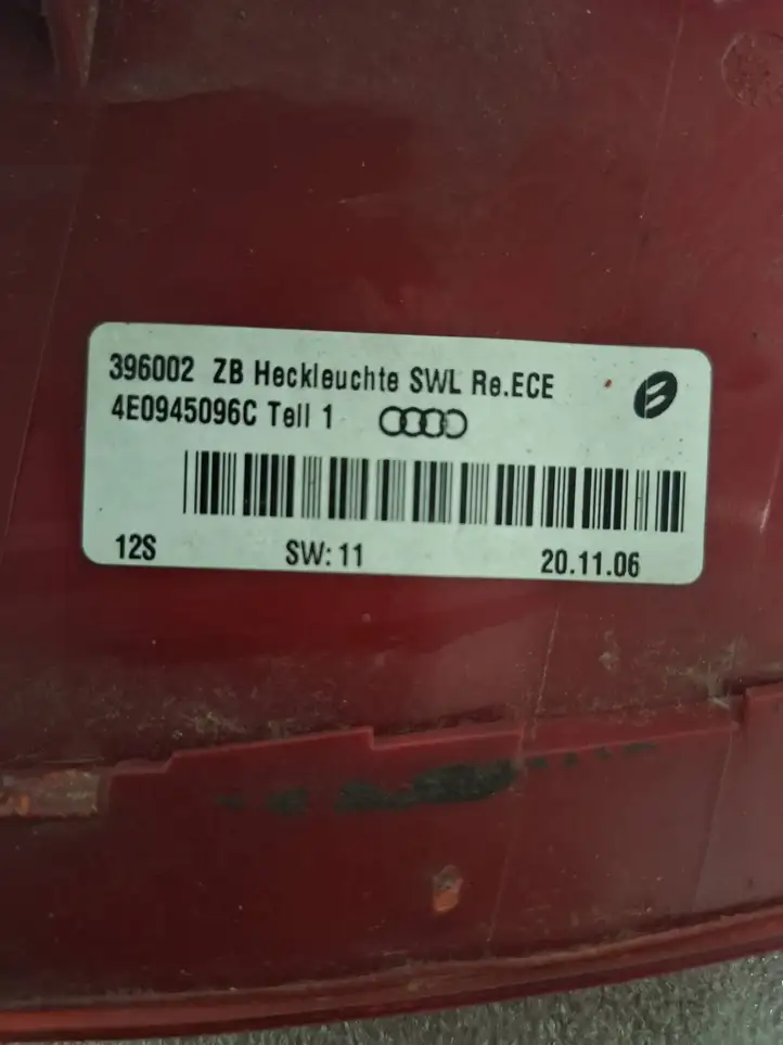 Audi A8 S8 D3 4E (2005 - 2007) 4E0945096C Задний фонарь в кузове — фото 4