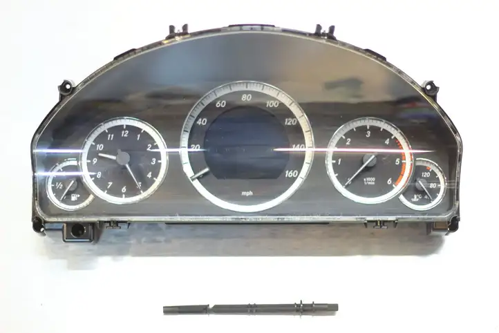 Mercedes-Benz E W212 (2009 - 2016) A2125408947 Спидометр — фото 1