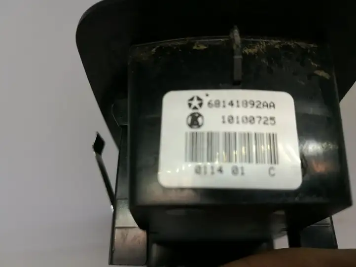 Jeep Cherokee (2013 - 2017) 68141892AA Кнопка стеклоподъемников — фото 3