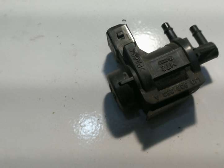 8D0906627 Audi A4 S4 B5 8D Solenoidinis vožtuvas