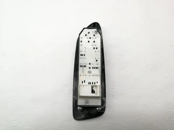 Toyota Auris 150 (2006 - 2012) 7423202550 Блок кнопок стеклоподъемников — фото 6