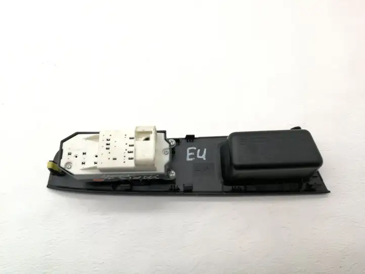 Toyota Yaris (2014 - 2019) 742320D670 Кнопка стеклоподъемников — фото 3