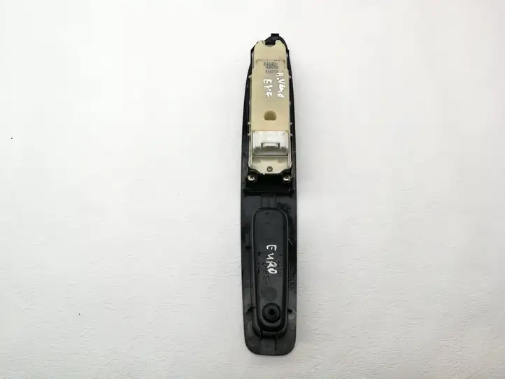 Toyota Avensis Verso (2004 - 2009) 8404044030 Блок кнопок стеклоподъемников — фото 4