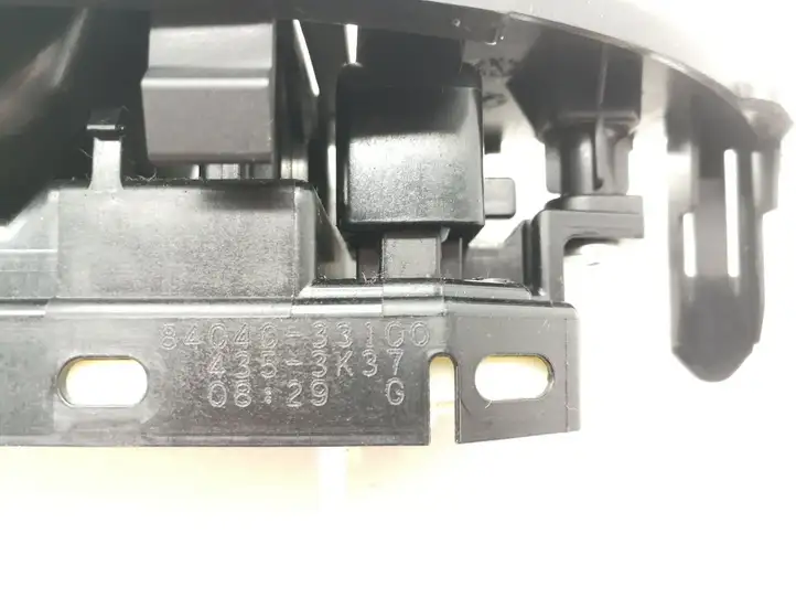Toyota Prius (XW30) (2009 - 2015) 8404033100 Блок кнопок стеклоподъемников — фото 5