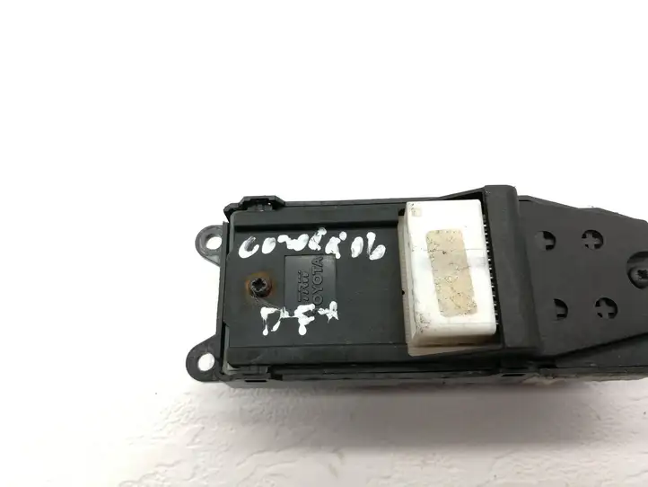 Toyota Corolla E120 E130 (2000 - 2004) Кнопка стеклоподъемников — фото 6