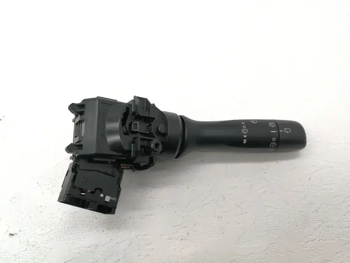 Toyota Yaris (2009 - 2012) 17F144 Включатель скорости стеклоочистителей — фото 1