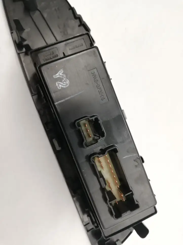 Nissan X-Trail T32 (2014 - 2021) 4CEOA Блок кнопок стеклоподъемников — фото 5