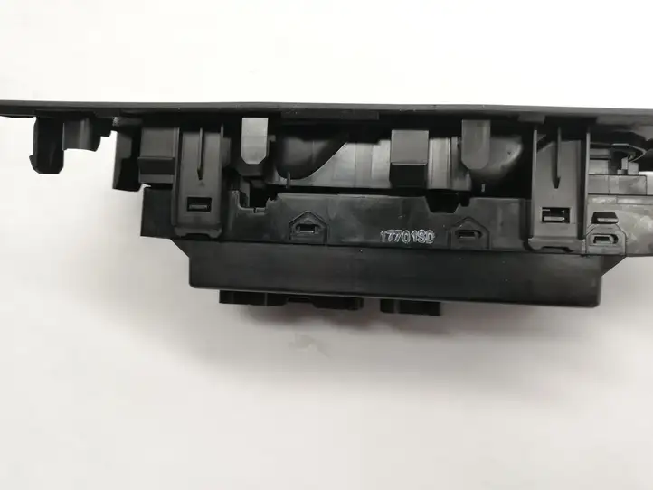 Nissan X-Trail T32 (2014 - 2021) 4CEOA Блок кнопок стеклоподъемников — фото 7