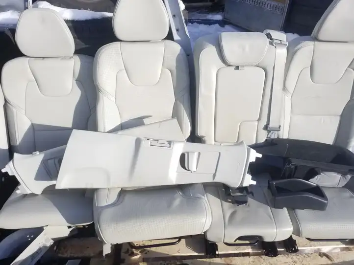 Volvo XC90 (2019 - ) Комплект салона — фото 4