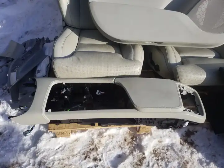 Volvo XC90 (2019 - ) Комплект салона — фото 8