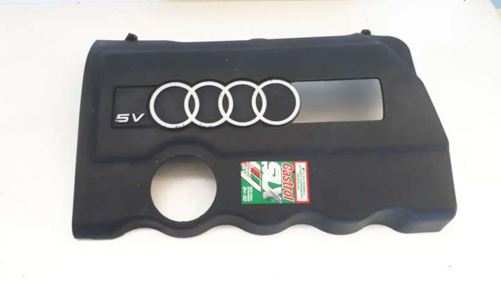 058103724C Audi A4 S4 B5 8D Variklio dangtis (apdaila)