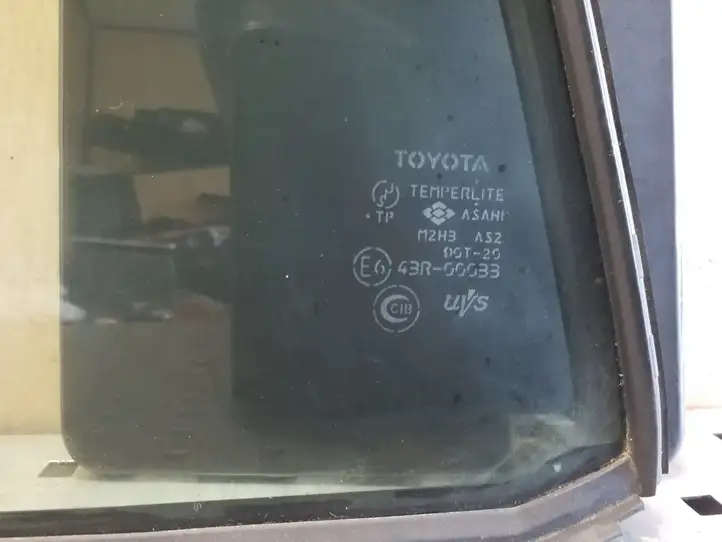 Toyota RAV 4 (XA20) (2000 - 2005) Форточка двери — фото 3