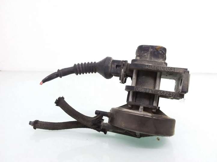 357906283 Audi 80 90 S2 B4 Solenoidinis vožtuvas