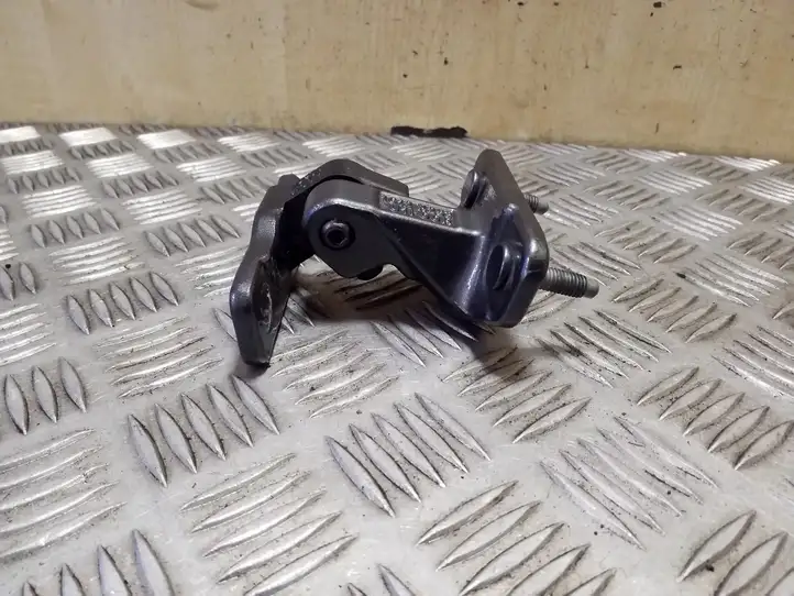 Mercedes-Benz GLC X253/C253 (2015 - ) Верхняя петля задней двери — фото 2