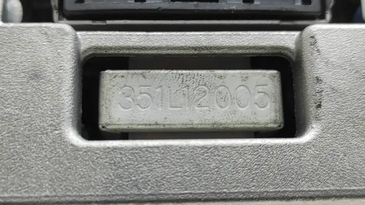 Mitsubishi Outlander (2001 - 2007) 351L12005 Магнитола / мультимедийная система — фото 4