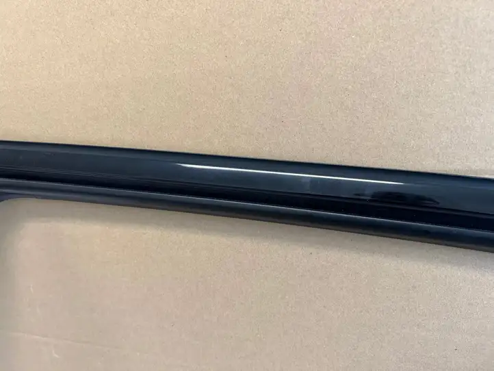 Audi A4 S4 B9 (2015 - 2019) 8W9839432D Накладка стекла задней двери — фото 2