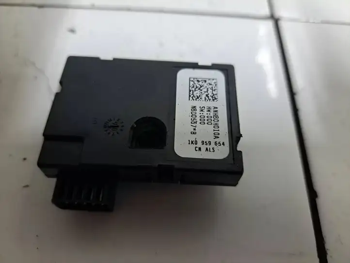 Volkswagen Jetta V (2005 - 2010) 1K0959654 Датчик угла поворота руля — фото 4