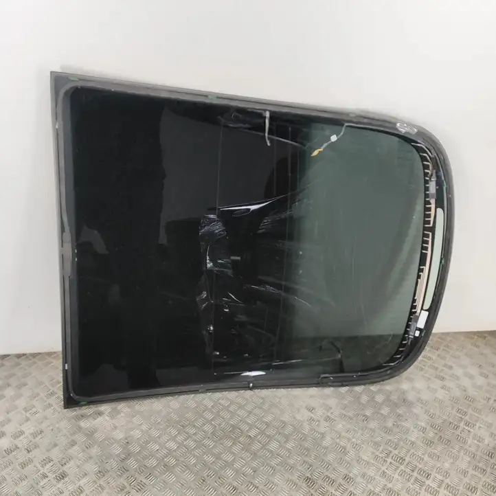 Tesla Model 3 (2017 - 2023) 147292500B Заднее стекло — фото 2