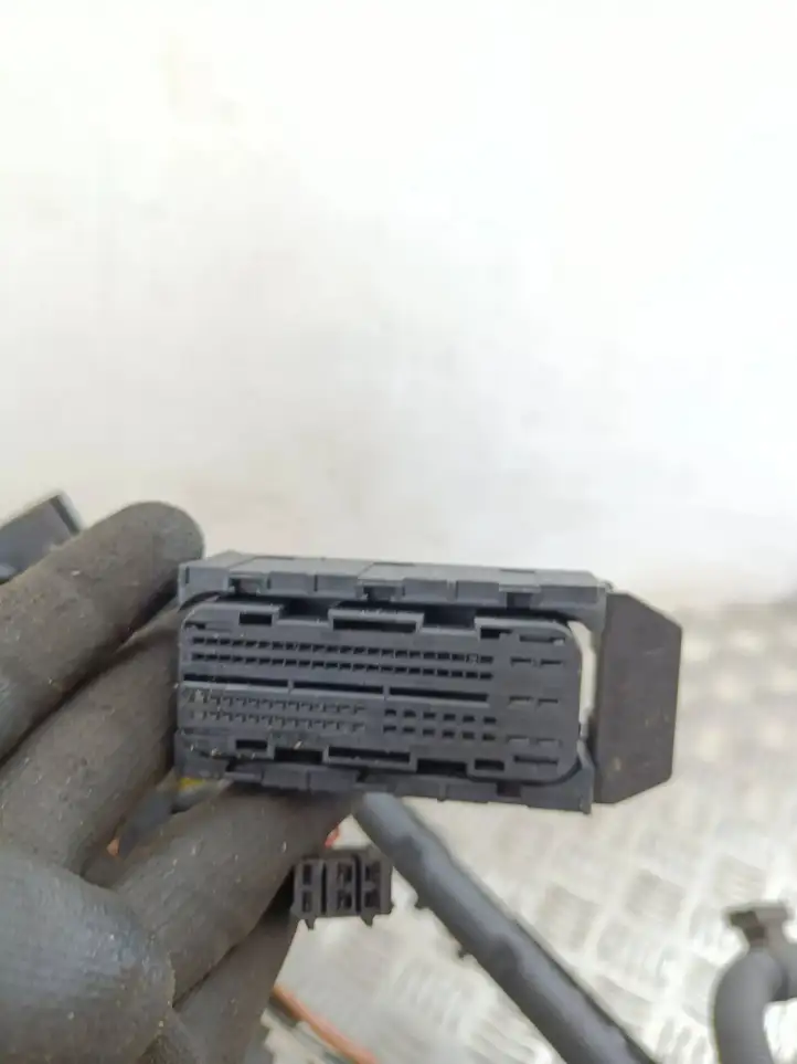 BMW 3 E90 E91 (2005 - 2012) 7524652 Проводка двигателя — фото 6