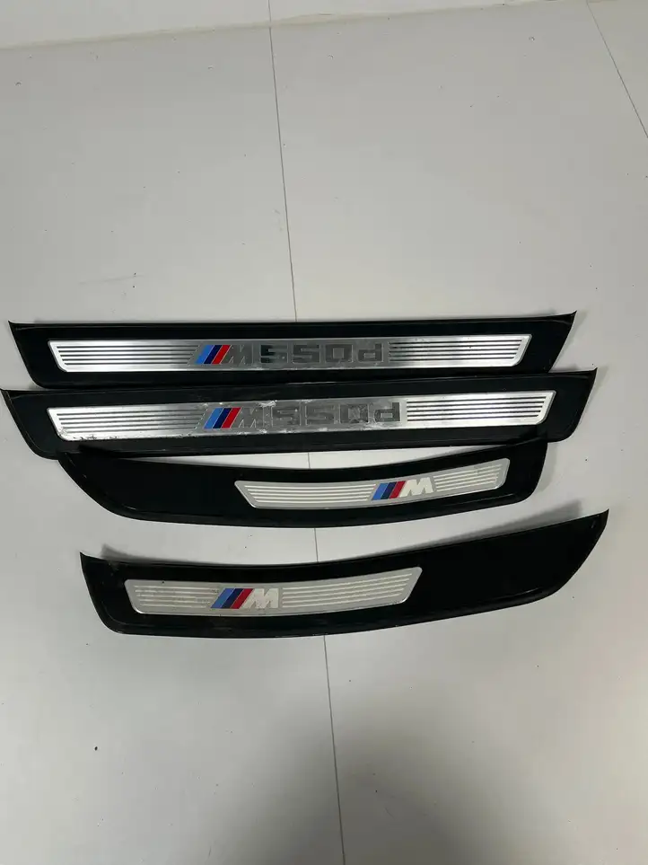 BMW 5 F10 F11 (2009 - 2016) Внутренняя отделка переднего порога — фото 1