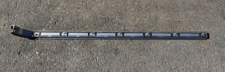 Mercedes-Benz Sprinter W906 (2006 - 2018) A9067660337 Средняя направляющая раздвижной двери — фото 2