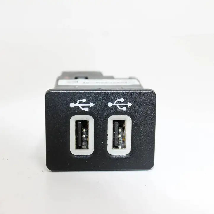 Ford F150 (2018 - 2020) KL3T14F014AA USB разъем — фото 1