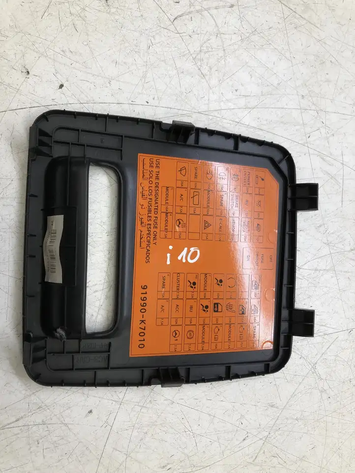 Hyundai i10 (2019 - ) 84753K7900NNB Крышка ящика предохранителей — фото 3