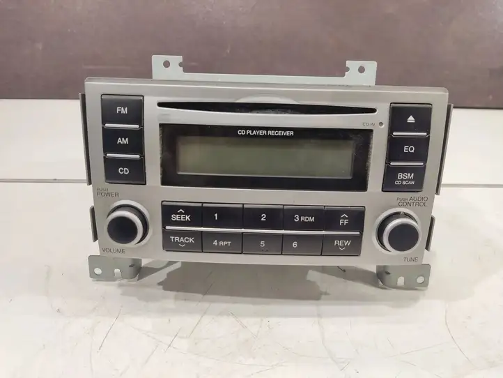 Hyundai Santa Fe (2005 - 2009) 961002B020CA Магнитола / мультимедийная система — фото 1