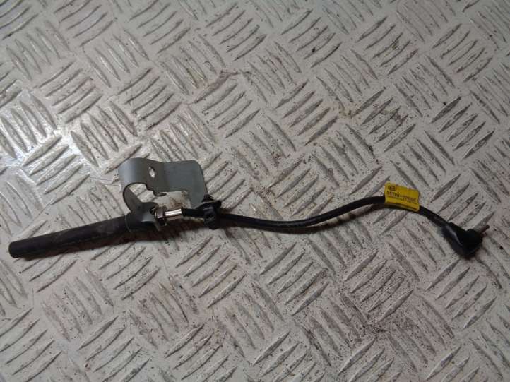 957902P000 KIA Sorento Interjero komforto antena