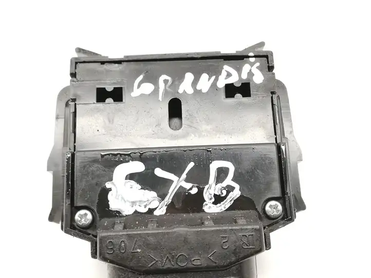 Mitsubishi Grandis (2003 - 2012) P714OK59 Включатель скорости стеклоочистителей — фото 3