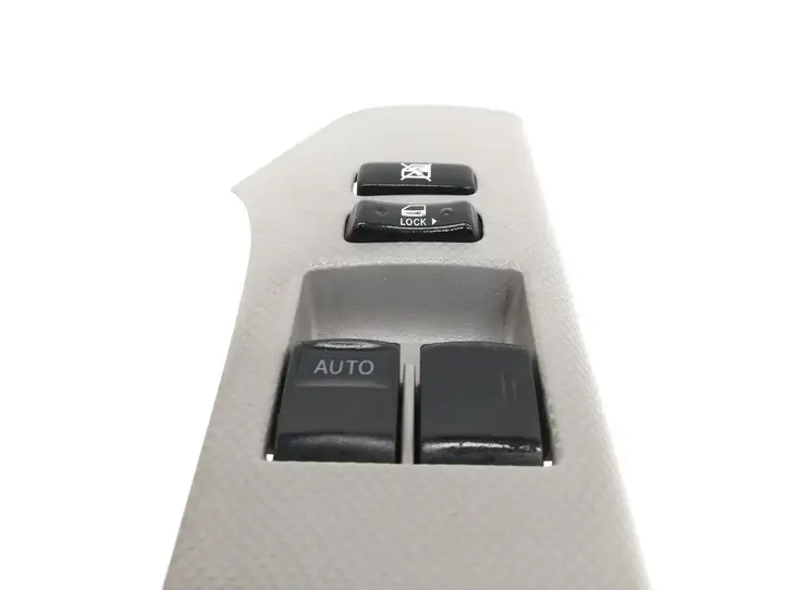 Toyota Yaris (2005 - 2009) Кнопка стеклоподъемников — фото 2
