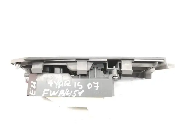 Toyota Yaris (2005 - 2009) Кнопка стеклоподъемников — фото 4