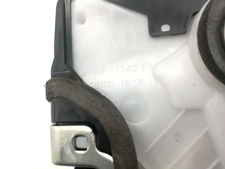 Toyota Yaris (2014 - 2019) Замок ручки двери — фото 6