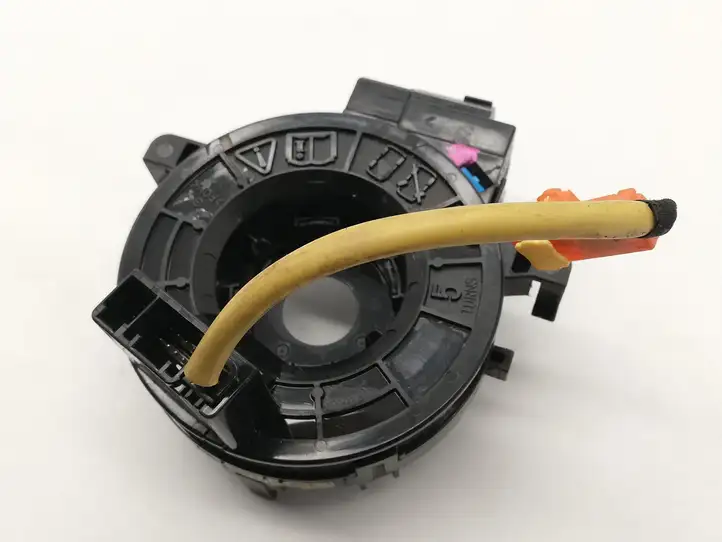 Toyota Yaris (2009 - 2012) Контактное кольцо SRS — фото 2