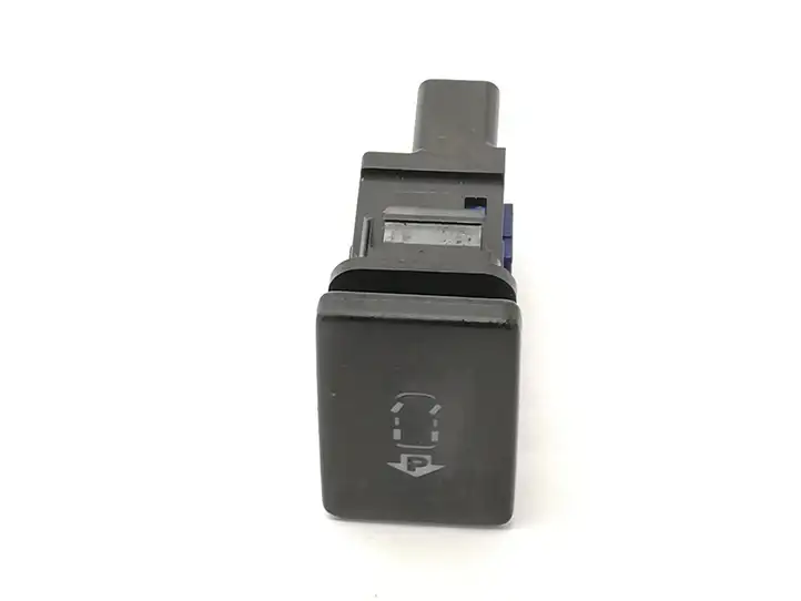 Toyota Auris E180 (2012 - 2018) 15C714 Кнопка фаркопа в багажнике — фото 1