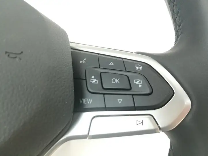 Volkswagen Golf VIII (2019 - ) 3125999 Руль — фото 2