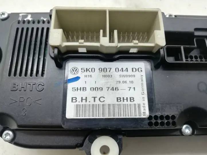Volkswagen PASSAT B7 (2011 - 2014) 5K0907044 Управление климат контролем — фото 3