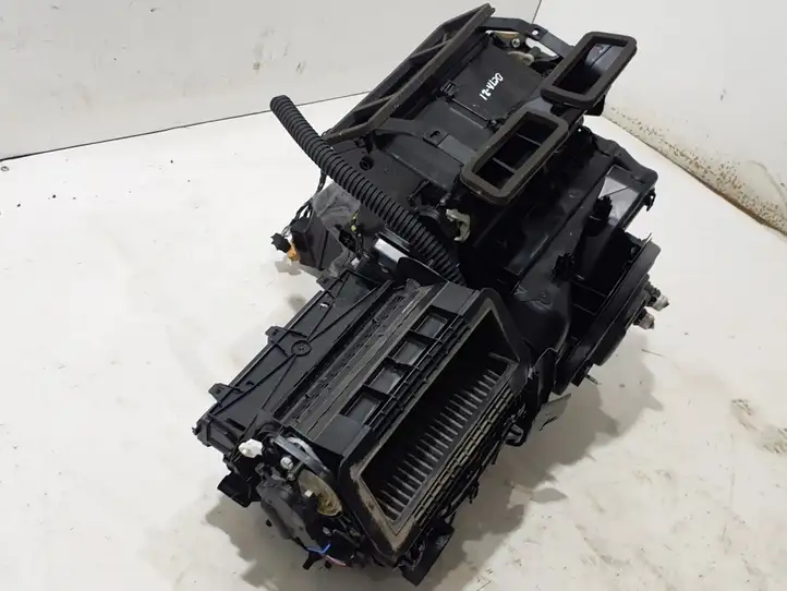 Skoda Octavia Mk4 (2019 - ) 5WB816005A Комплект системы вентиляции салона — фото 2