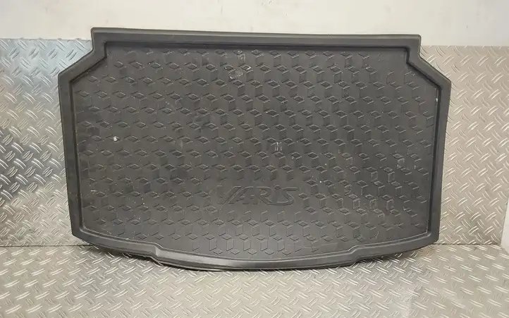 Toyota Yaris XP210 (2020 - ) PW2410D001 Резиновый коврик багажника — фото 1