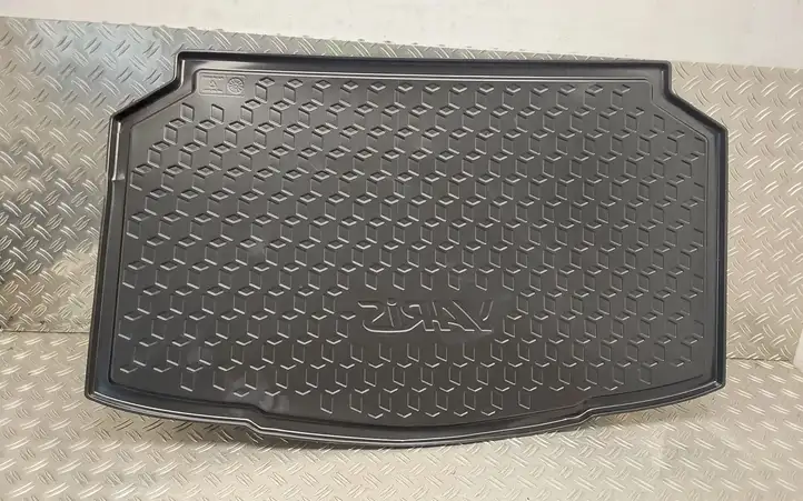 Toyota Yaris XP210 (2020 - ) PW2410D001 Резиновый коврик багажника — фото 3