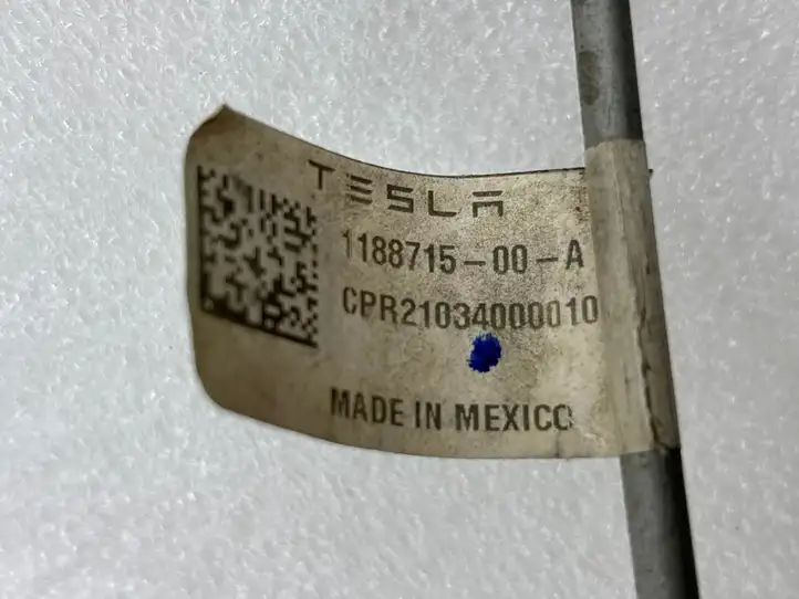 Tesla Model Y (2019 - 2024) 118871500A Тормозные трубки и шланги — фото 6